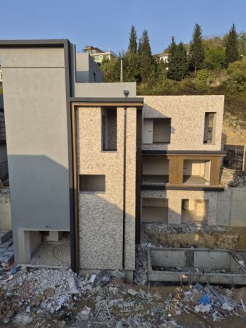 Sakaray ili Serdivanda bulunan muhteşem göl manzaralı villa