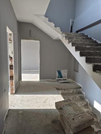 Sakaray ili Serdivanda bulunan muhteşem göl manzaralı villa