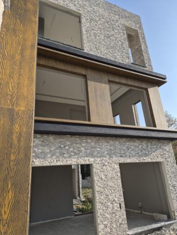 Sakaray ili Serdivanda bulunan muhteşem göl manzaralı villa