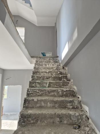 Sakaray ili Serdivanda bulunan muhteşem göl manzaralı villa