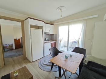 BUCA KADIN DOĞUM HASTANESİ YAKININDA EŞYALI KİRALIK 1+1 DAİRE