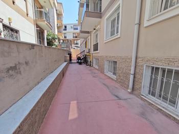 BUCA KADIN DOĞUM HASTANESİ YAKININDA EŞYALI KİRALIK 1+1 DAİRE