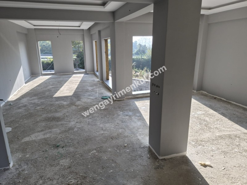 Sakaray ili Serdivanda bulunan muhteşem göl manzaralı villa