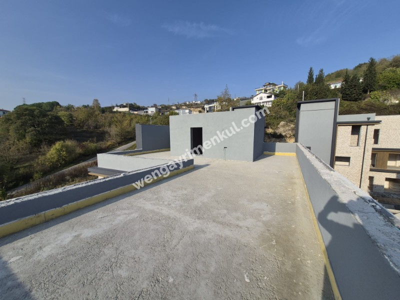 Sakaray ili Serdivanda bulunan muhteşem göl manzaralı villa