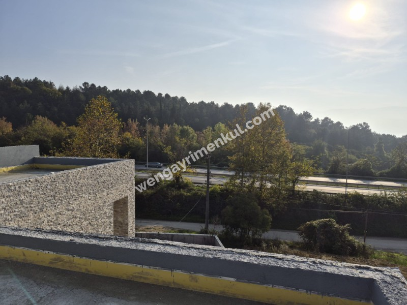 Sakaray ili Serdivanda bulunan muhteşem göl manzaralı villa