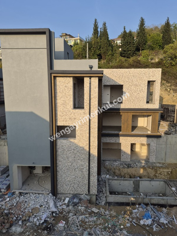 Sakaray ili Serdivanda bulunan muhteşem göl manzaralı villa