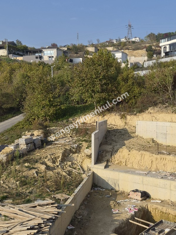 Sakaray ili Serdivanda bulunan muhteşem göl manzaralı villa