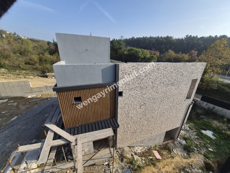 Sakaray ili Serdivanda bulunan muhteşem göl manzaralı villa