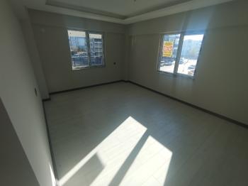 Güvenay - Çorum Ulukavak Mehmetcik Anadolu Lisesi Karşısı Satılık 3+1 Sıfır Daire 