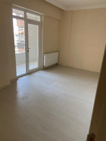 GÜVENAY - ÇORUM BUHARAEVLER OSMANCIK CADDESİ ÜZERİ 3+1 KİRALIK DAİRE 