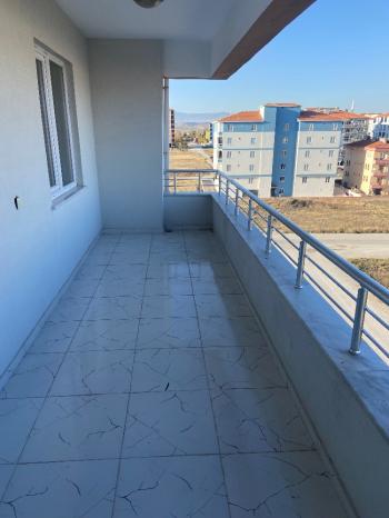 GÜVENAY - ÇORUM BUHARAEVLER OSMANCIK CADDESİ ÜZERİ 3+1 KİRALIK DAİRE 