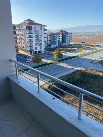 GÜVENAY - ÇORUM BUHARAEVLER OSMANCIK CADDESİ ÜZERİ 3+1 KİRALIK DAİRE 