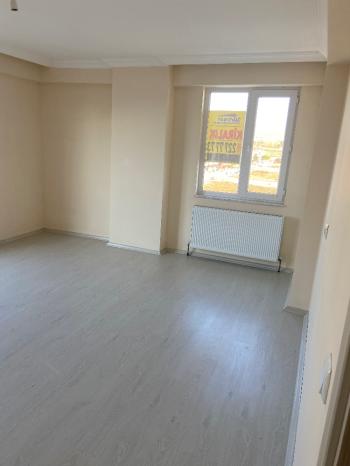 GÜVENAY - ÇORUM BUHARAEVLER OSMANCIK CADDESİ ÜZERİ 3+1 KİRALIK DAİRE 