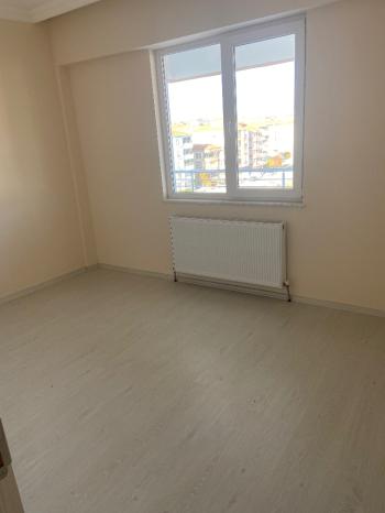 GÜVENAY - ÇORUM BUHARAEVLER OSMANCIK CADDESİ ÜZERİ 3+1 KİRALIK DAİRE 
