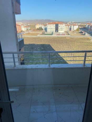 GÜVENAY - ÇORUM BUHARAEVLER OSMANCIK CADDESİ ÜZERİ 3+1 KİRALIK DAİRE 