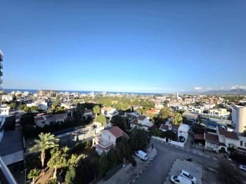 KKTC Girne Merkezde Muhteşem Deniz ve Dağ Manzaralı Türk Malı Satılık 2+1 Daire