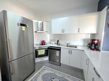 KKTC Girne Merkezde Muhteşem Deniz ve Dağ Manzaralı Türk Malı Satılık 2+1 Daire