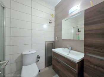 KKTC Girne Merkezde Muhteşem Deniz ve Dağ Manzaralı Türk Malı Satılık 2+1 Daire