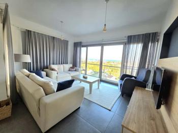 KKTC Girne Merkezde Muhteşem Deniz ve Dağ Manzaralı Türk Malı Satılık 2+1 Daire