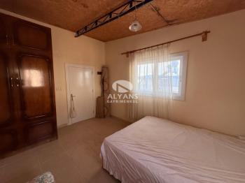 ALYANS'TAN HAVUZLU SİTE İÇİ TERASLI DENİZ MANZARALI 4+1 VİLLA