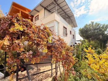 ALYANS'TAN HAVUZLU SİTE İÇİ TERASLI DENİZ MANZARALI 4+1 VİLLA