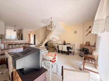 ALYANS'TAN HAVUZLU SİTE İÇİ TERASLI DENİZ MANZARALI 4+1 VİLLA