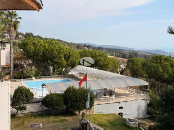 ALYANS'TAN HAVUZLU SİTE İÇİ TERASLI DENİZ MANZARALI 4+1 VİLLA