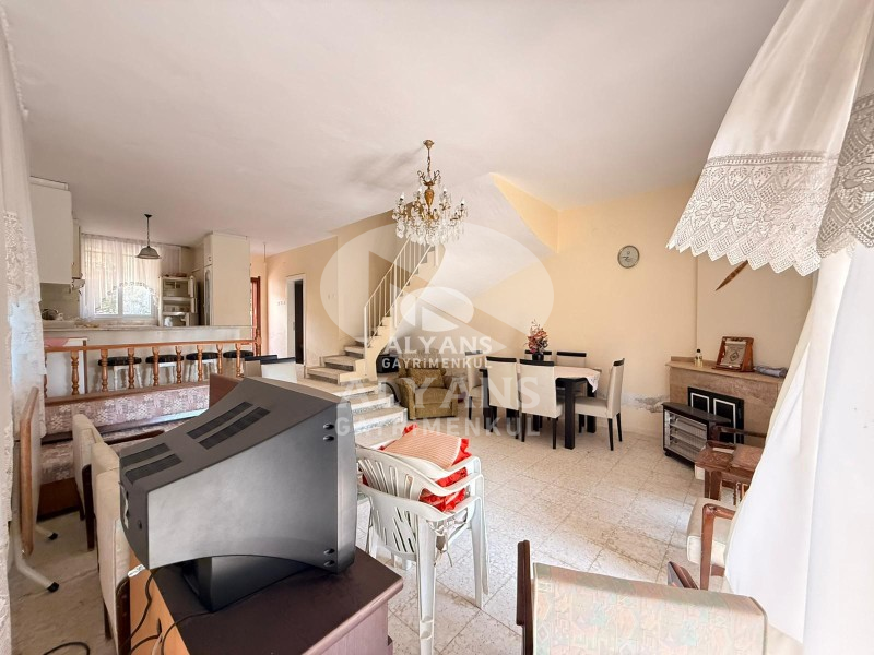 ALYANS'TAN HAVUZLU SİTE İÇİ TERASLI DENİZ MANZARALI 4+1 VİLLA