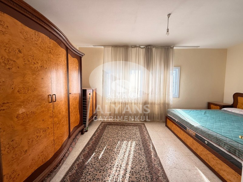 ALYANS'TAN HAVUZLU SİTE İÇİ TERASLI DENİZ MANZARALI 4+1 VİLLA