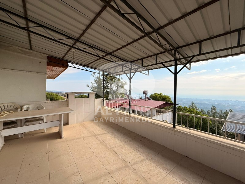 ALYANS'TAN HAVUZLU SİTE İÇİ TERASLI DENİZ MANZARALI 4+1 VİLLA