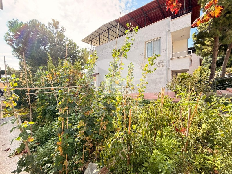 ALYANS'TAN HAVUZLU SİTE İÇİ TERASLI DENİZ MANZARALI 4+1 VİLLA