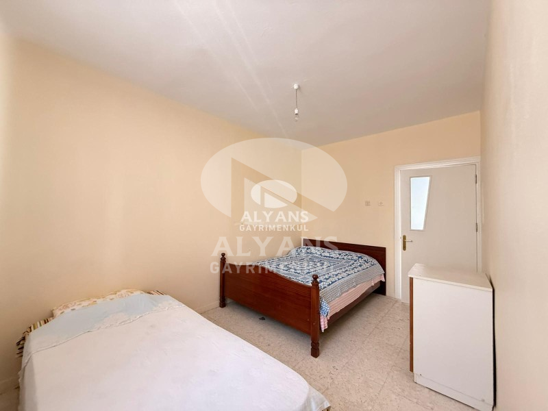 ALYANS'TAN HAVUZLU SİTE İÇİ TERASLI DENİZ MANZARALI 4+1 VİLLA