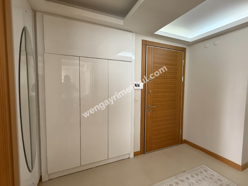 bayraklı adalet mahallesi amora evlerinde satılık 3+1 daire 