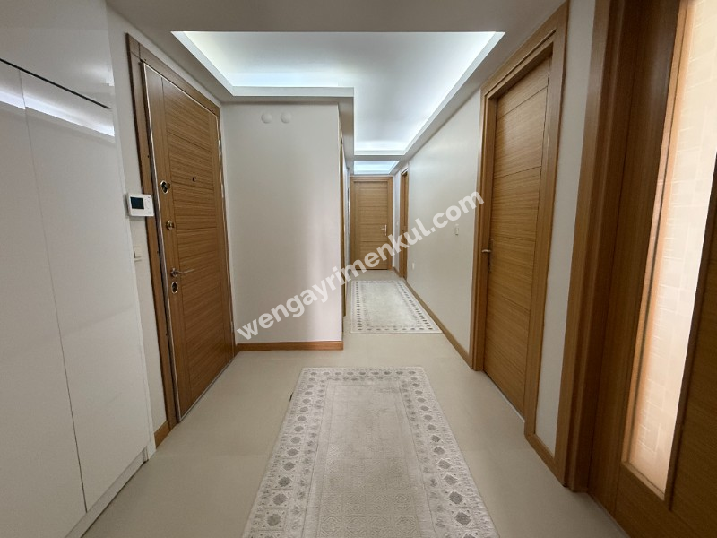 bayraklı adalet mahallesi amora evlerinde satılık 3+1 daire 