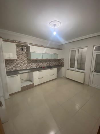 GÜVENAY - ÇORUM ULUKAVAK MAH. CUMHURİYET ORTAOKULU YANI  2+1 KİRALIK DAİRE