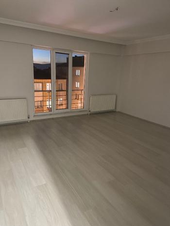 GÜVENAY - ÇORUM ULUKAVAK MAH. CUMHURİYET ORTAOKULU YANI  2+1 KİRALIK DAİRE