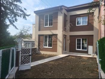 Güvenay - Çorum Üçtutlar Binevler Mevkin de Satılık 4+1 Villa 