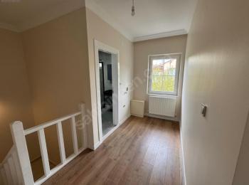 Güvenay - Çorum Üçtutlar Binevler Mevkin de Satılık 4+1 Villa 