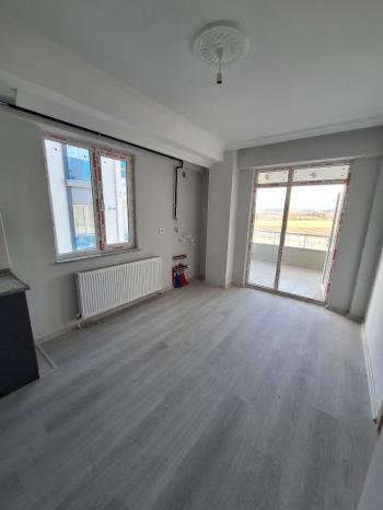 GÜVENAY - ÇORUM ULUKAVAK ÖMER KÖMÜRCÜ OKULU CİVARI 3+1 SIFIR SATILIK DAİRE