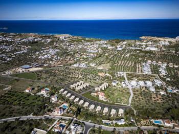 KKTC Girne Ozanköy'de Site İçerisinde Ödeme Planlı Satılık 6+1 Türk Malı Bodrumlu Lüks Villalar