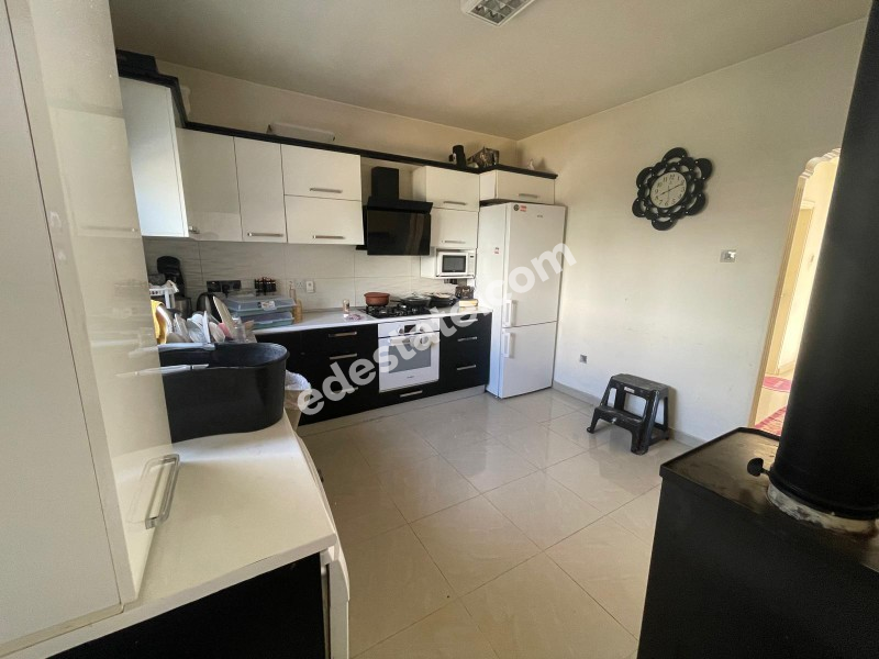 Lefkoşa Yenikent Bölgesinde Türk Koçanlı SATILIK 3+1 İKİZ VİLLA