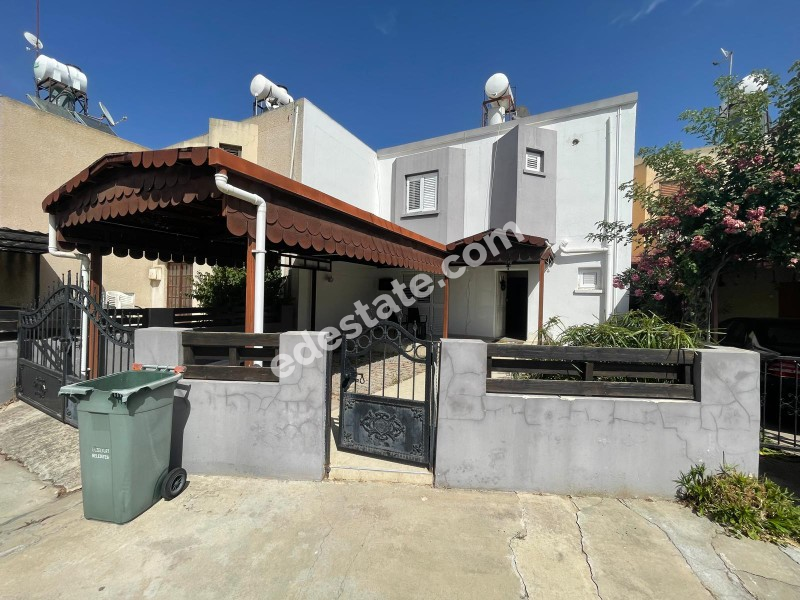 Lefkoşa Yenikent Bölgesinde Türk Koçanlı SATILIK 3+1 İKİZ VİLLA