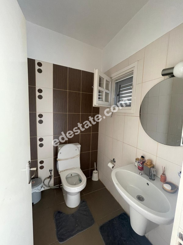 Lefkoşa Yenikent Bölgesinde Türk Koçanlı SATILIK 3+1 İKİZ VİLLA