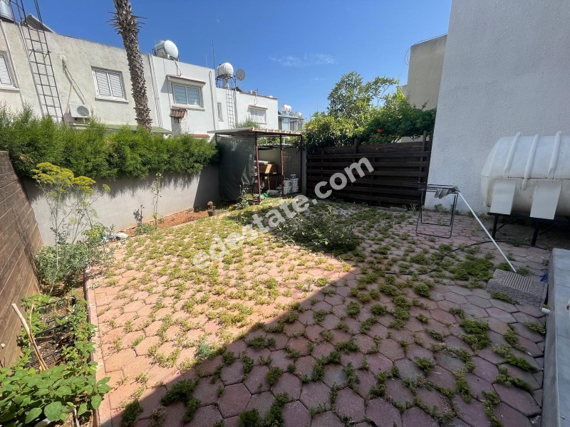 Lefkoşa Yenikent Bölgesinde Türk Koçanlı SATILIK 3+1 İKİZ VİLLA