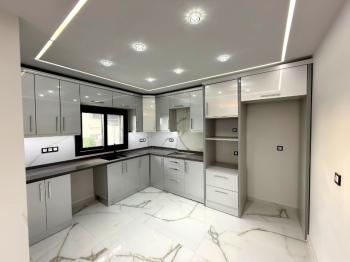 Didim Efeler Mahallesinde3+1 Havuzlu Villa