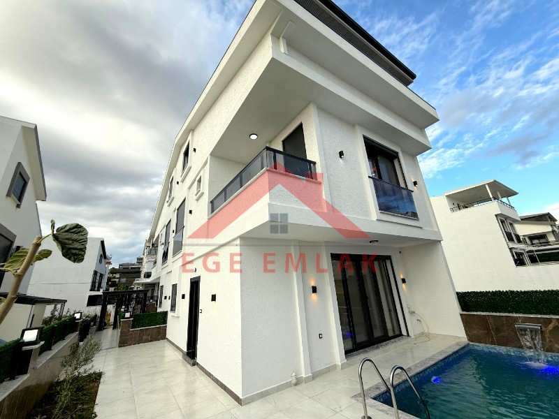 Didim Efeler Mahallesinde3+1 Havuzlu Villa