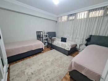 Bahçe Kullanımlı-Metro ve Metrobüs'e 5 Dakika-Katta Tek Daire