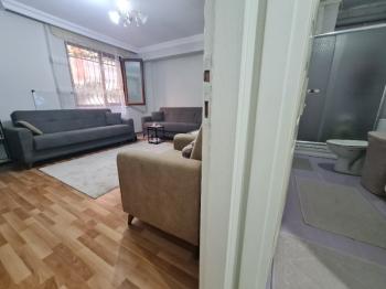 Bahçe Kullanımlı-Metro ve Metrobüs'e 5 Dakika-Katta Tek Daire