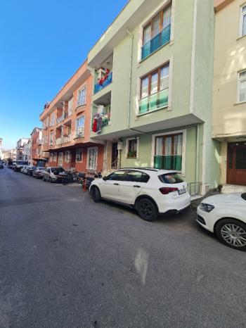 Bahçe Kullanımlı-Metro ve Metrobüs'e 5 Dakika-Katta Tek Daire