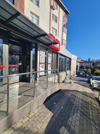 Bahçe Kullanımlı-Metro ve Metrobüs'e 5 Dakika-Katta Tek Daire